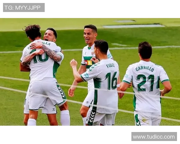 莱比锡红牛球队崛起之路与欧洲赛场的激烈竞争挑战 莱比锡红牛球队崛起之路与欧洲赛场的激烈竞争挑战